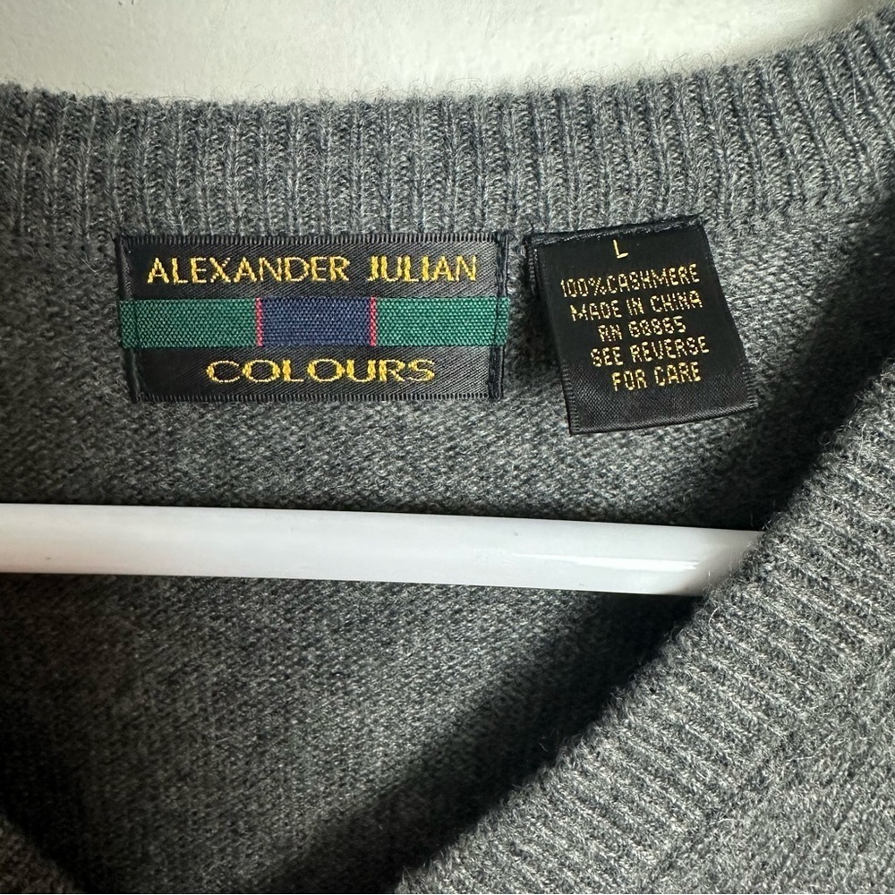 Alexander Julian Colours 100% Cashmere V-neck Sweater Men's Size Large Gray Grey - Picture 6 of 8